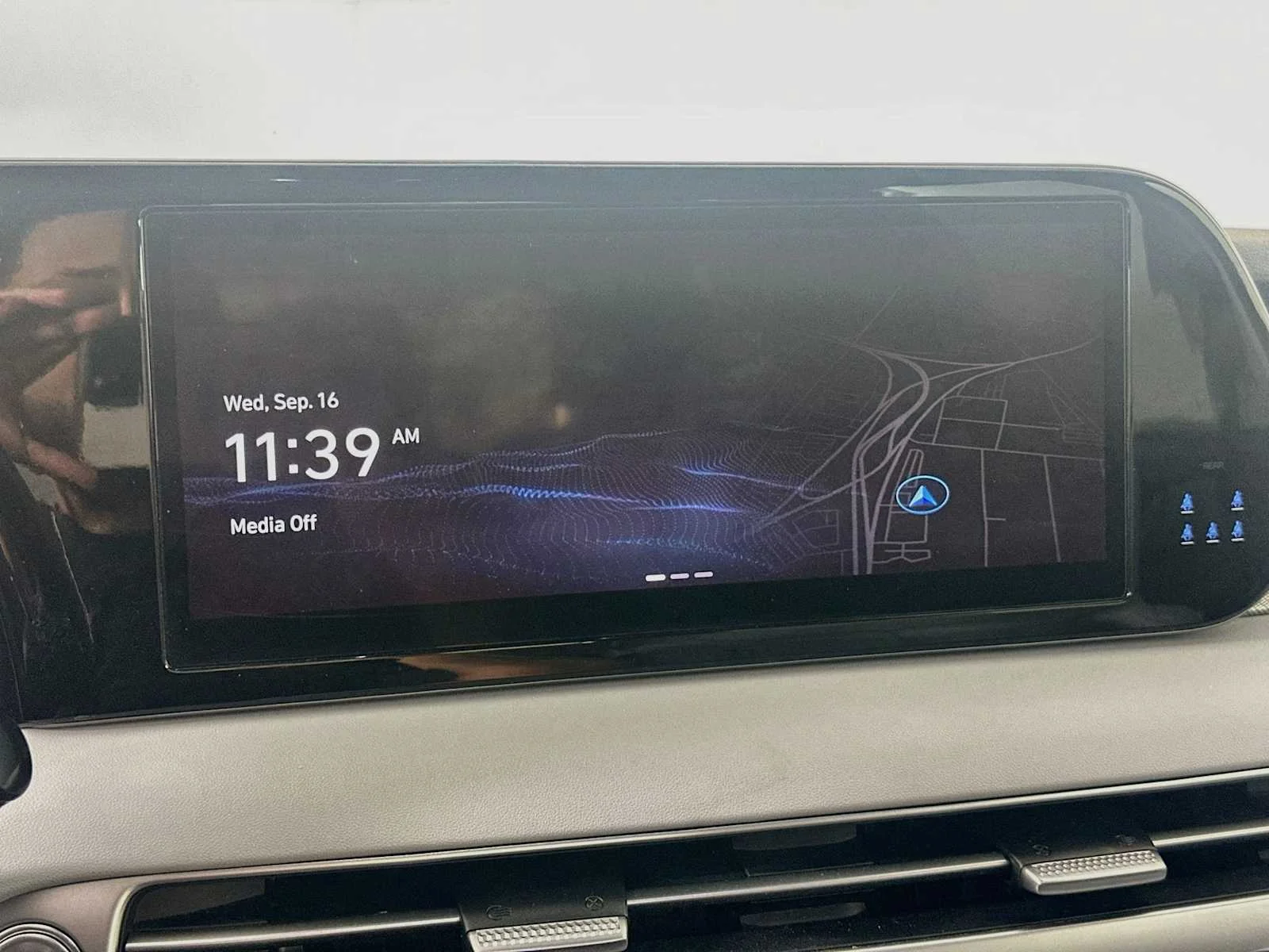 Used 2025 Abyss Black Pearl Hyundai SEL image 13