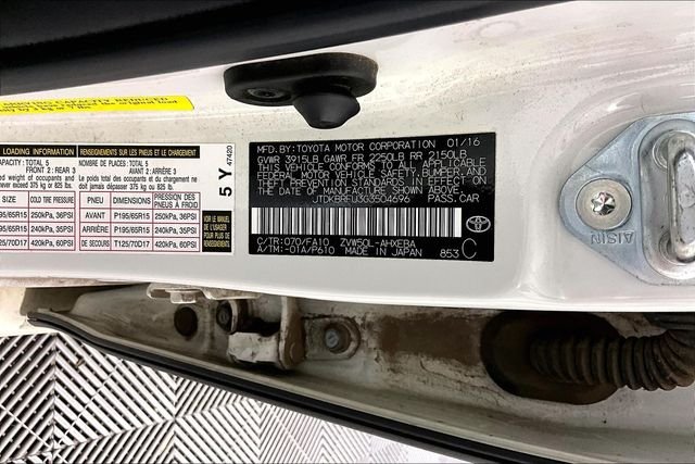 Used 2016 White Toyota Two image 3