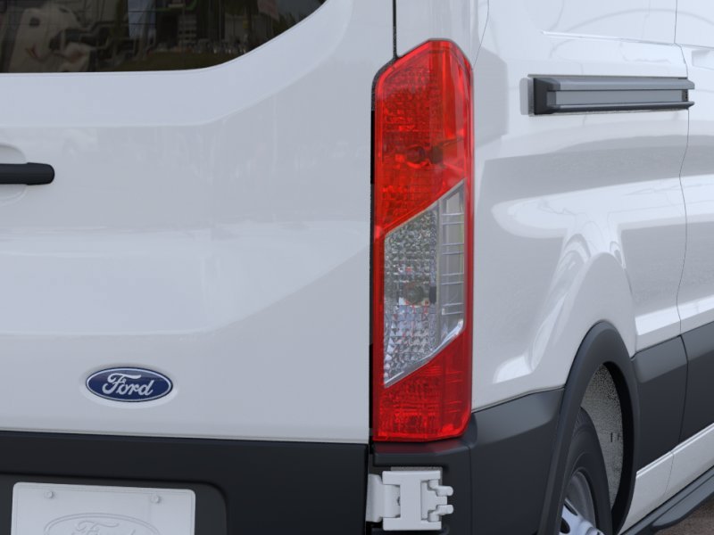 New 2026 Oxford White Ford Base image 21