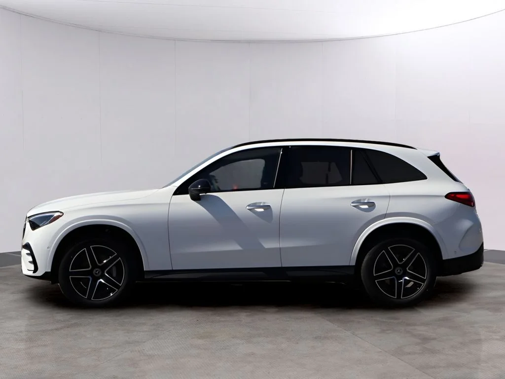New 2026 Polar White Mercedes-Benz GLC 300 image 4