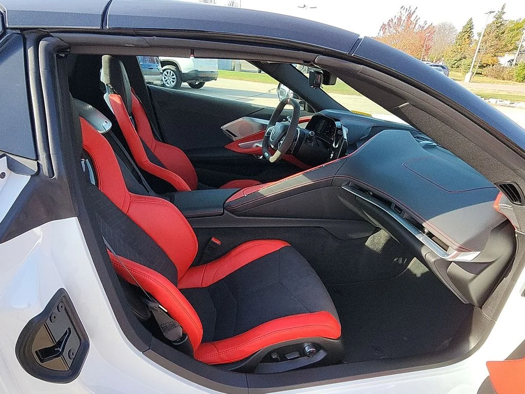 Used 2024 White Chevrolet Z06 image 25