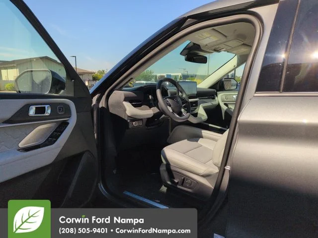 New 2026 Carbonized Gray Metallic Ford Platinum image 9