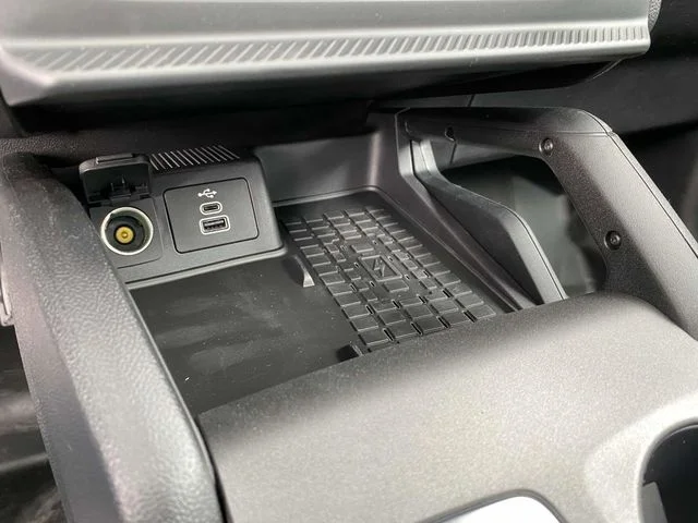 New 2025 Azure Gray Metallic Tri-Coat Ford Badlands® image 21