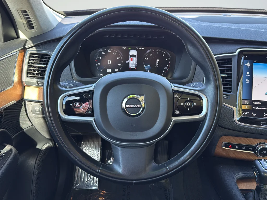 Used 2021 Blue Volvo T6 Momentum image 30