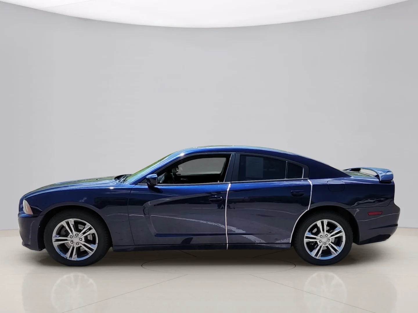 Used 2013 Blue Dodge SXT image 2
