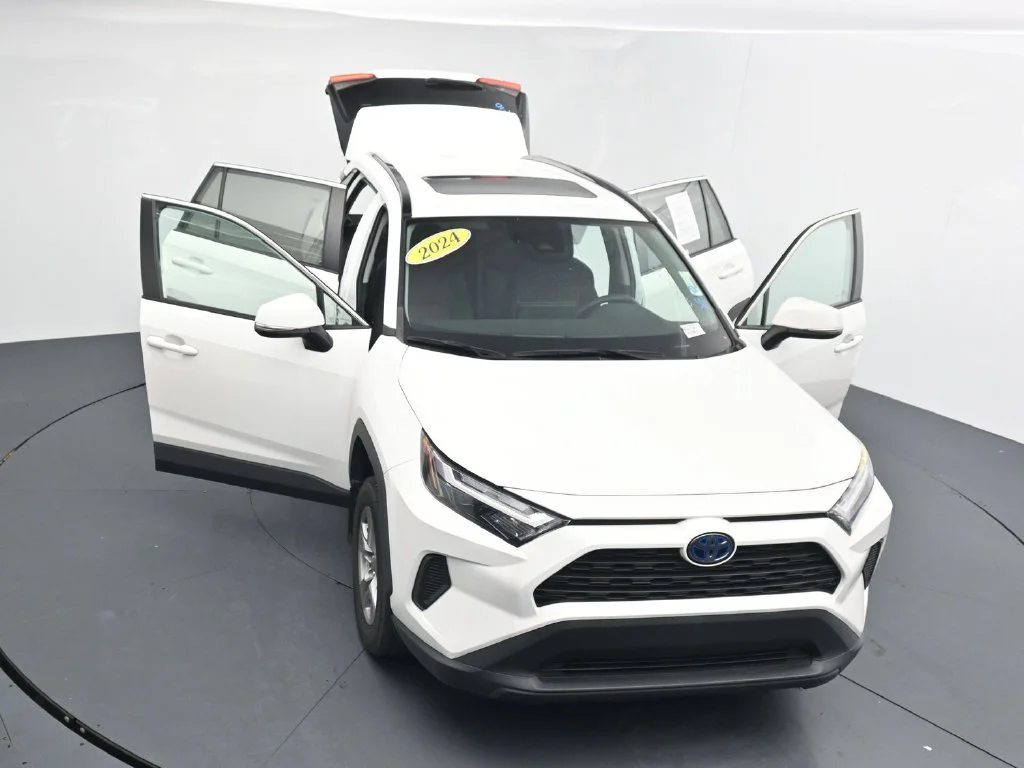 Used 2024 White Toyota XLE image 24