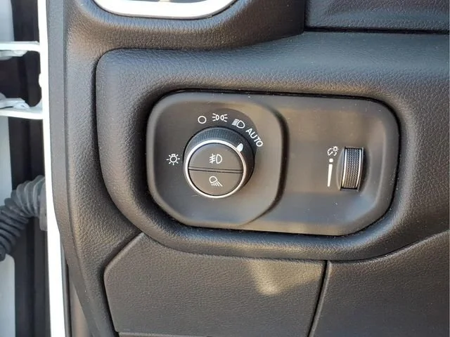Used 2024  Ram Big Horn image 16