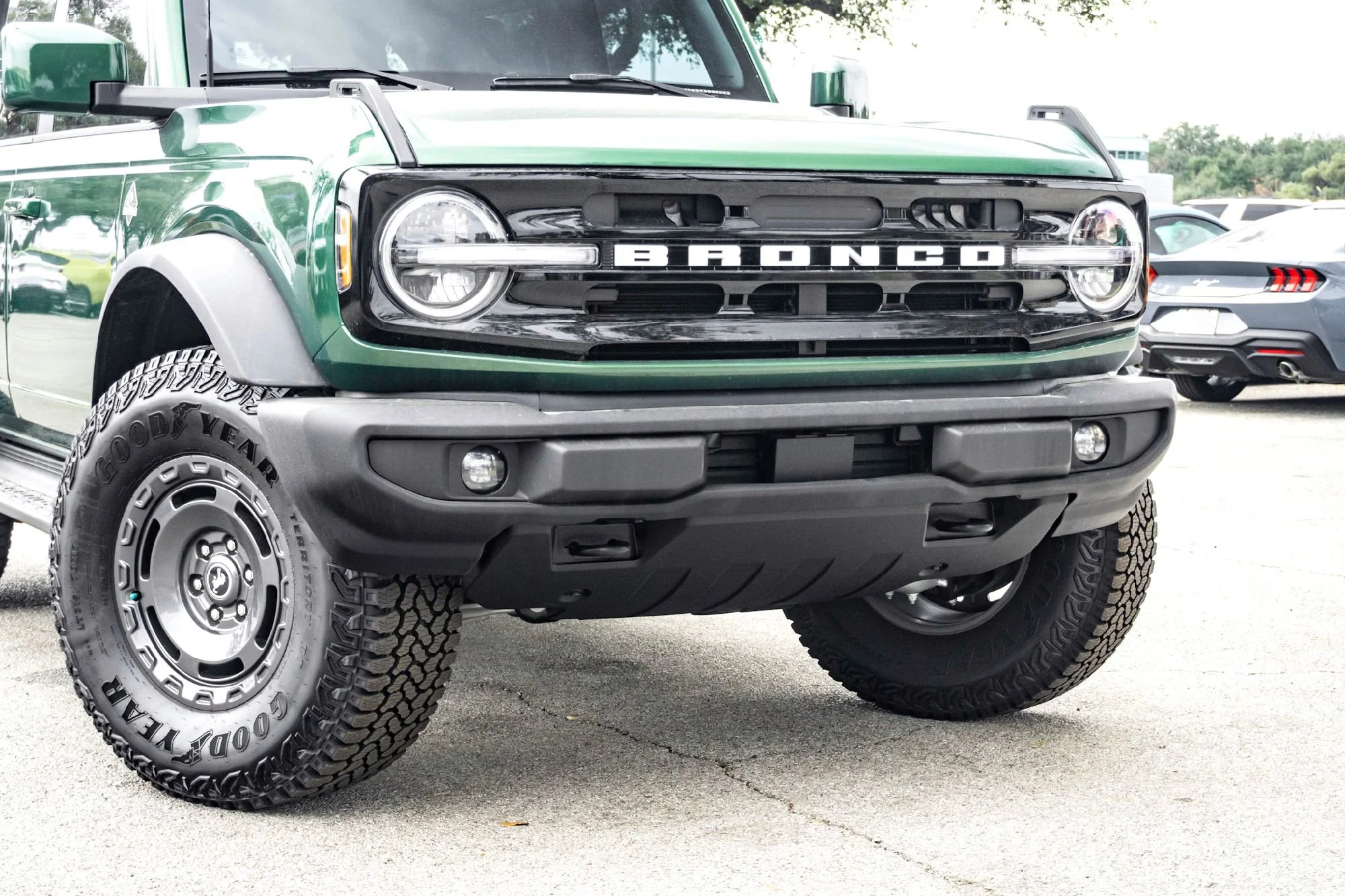 New 2025 Eruption Green Metallic Ford Outer Banks image 3