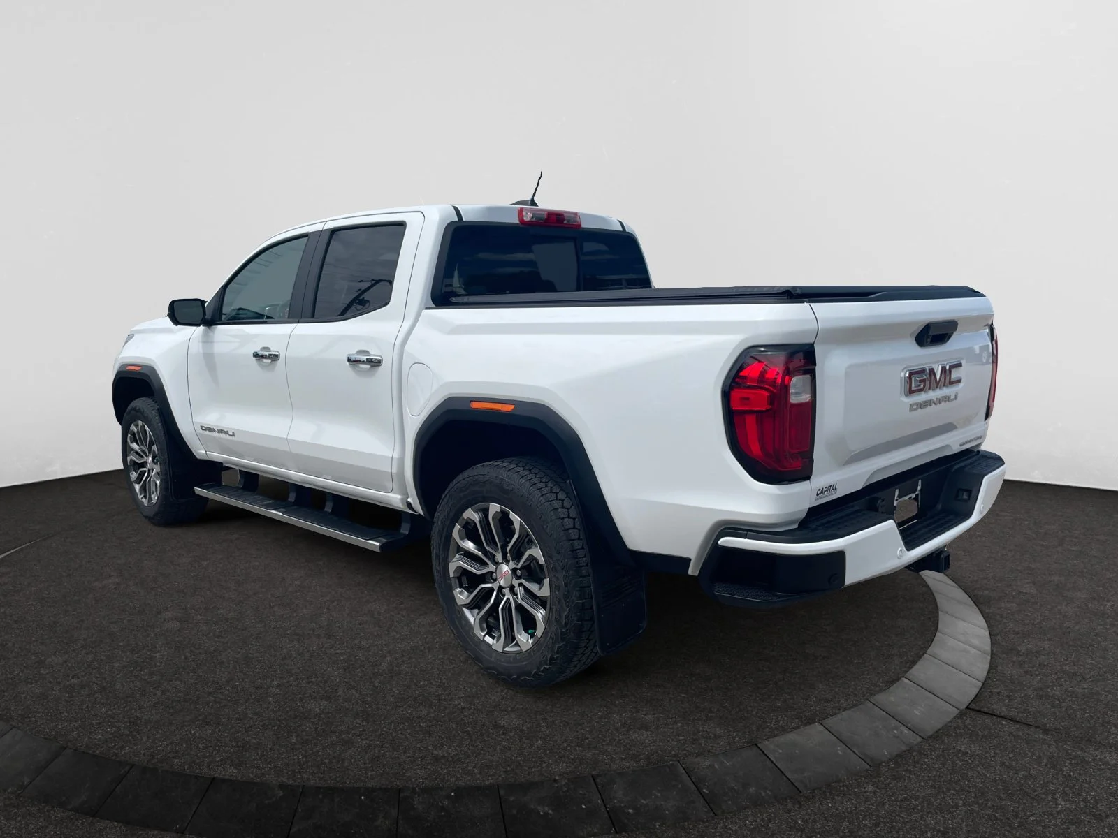Used 2023 Summit White GMC Denali Crew 4x4 Leather Sunroof Nav image 3