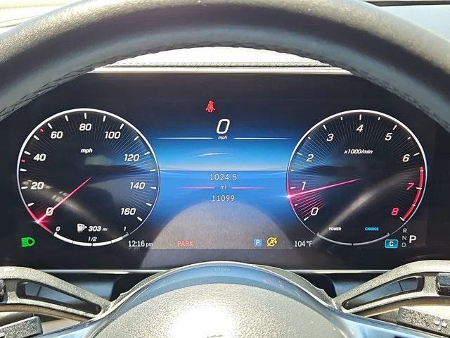 Used 2024  Mercedes-Benz GLC 300 image 3