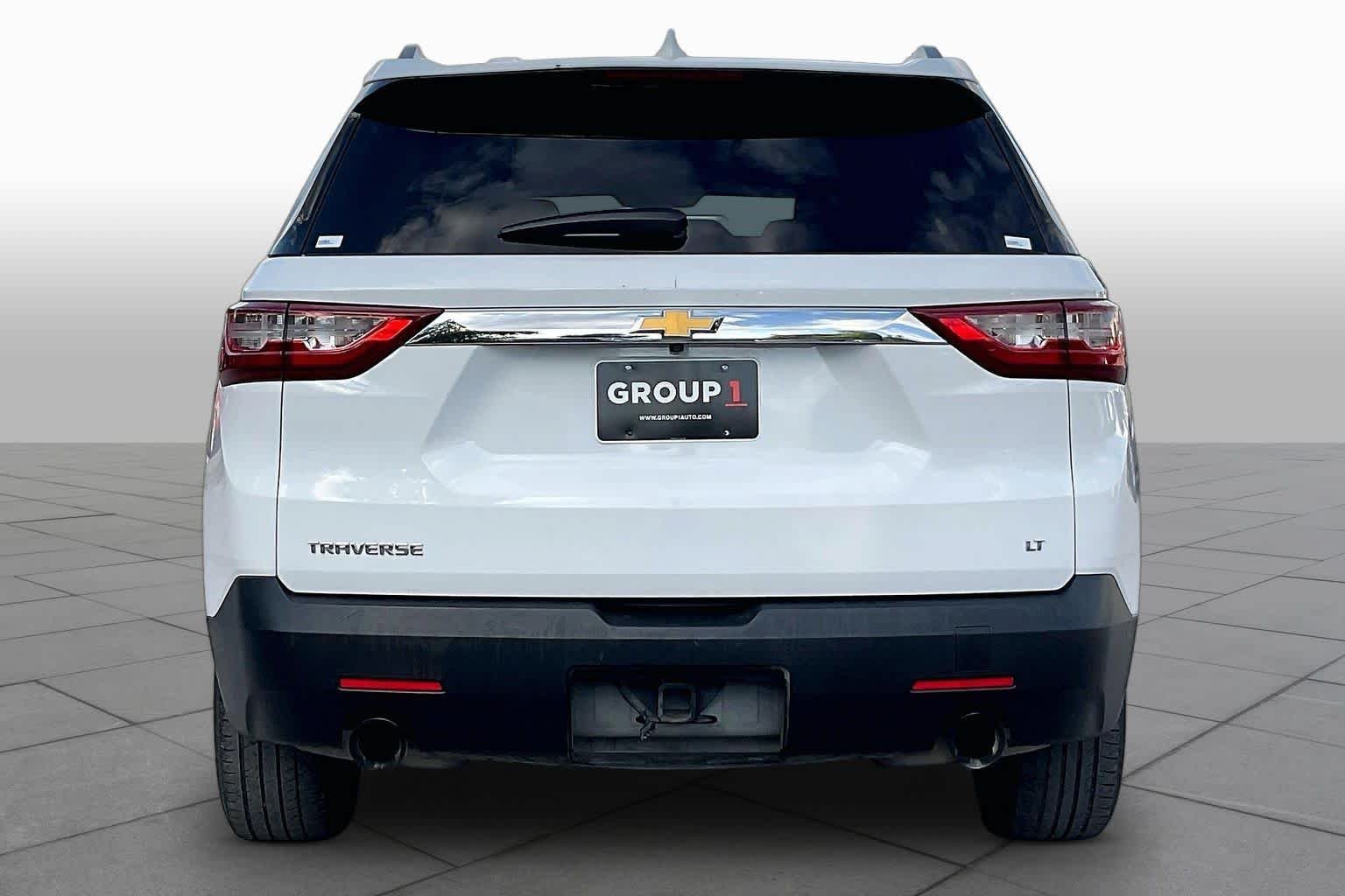 Used 2018 Summit White Chevrolet LT Cloth image 5