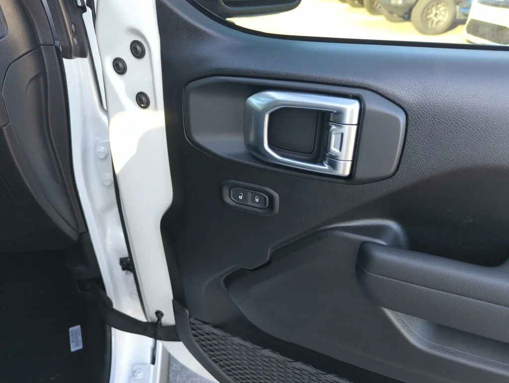 New 2026 Bright White Clear-Coat Exterior Paint Jeep Willys image 29