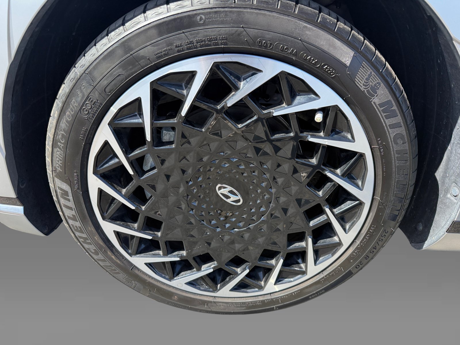 Used 2023 Gold Hyundai Limited image 9