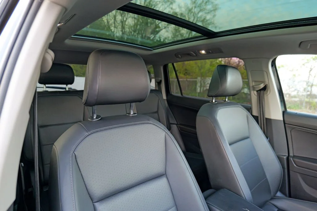 Used 2019 Platinum Gray Metallic Volkswagen 2.0T SE image 36
