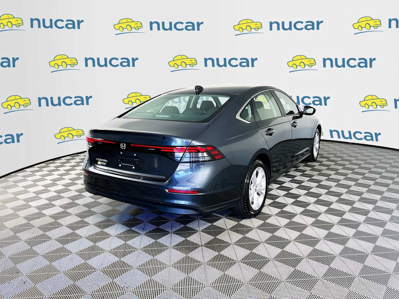 Used 2025 Meteorite Gray Metallic Honda LX image 7