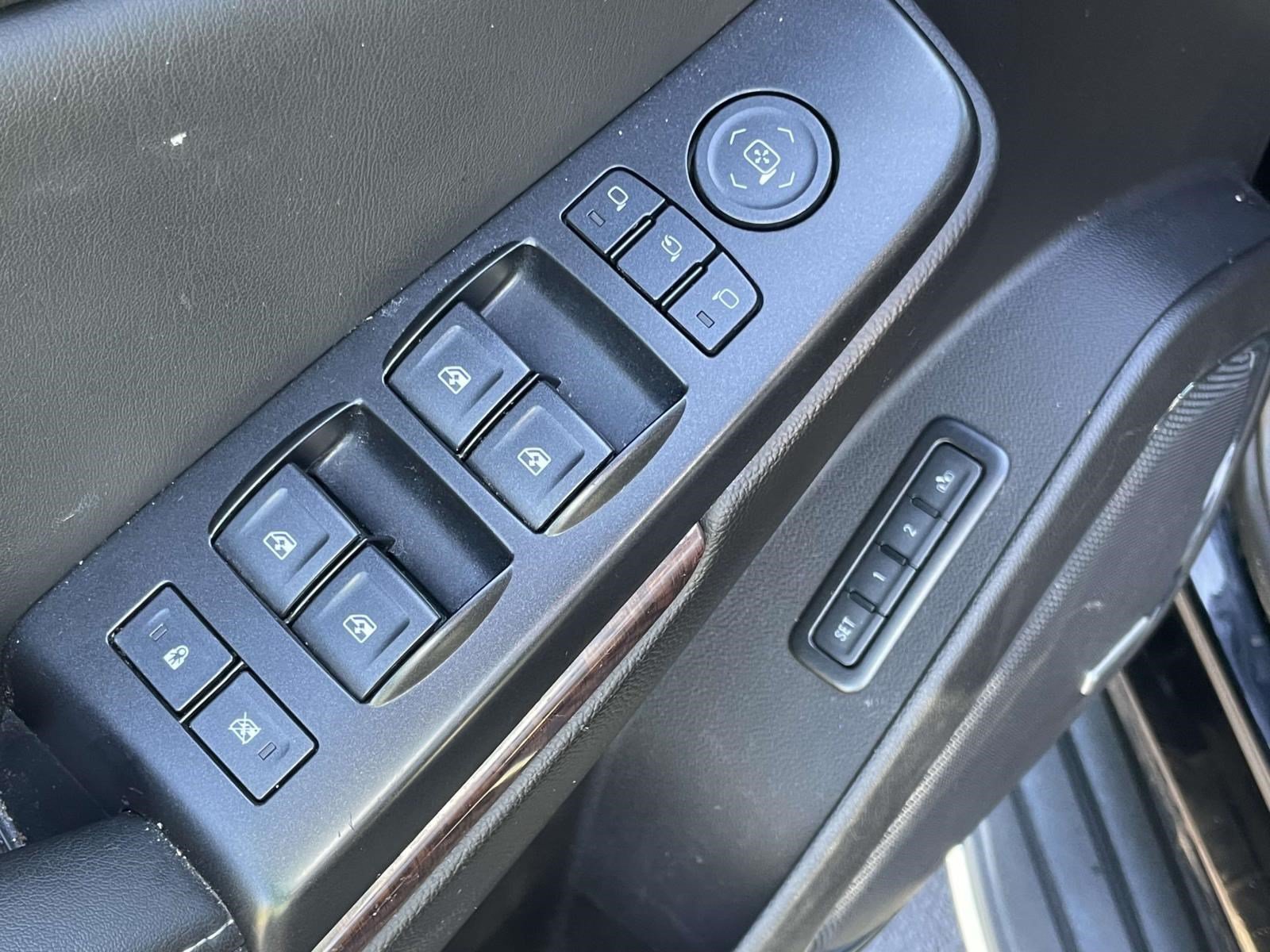 Used 2016 Onyx Black GMC SLT image 19