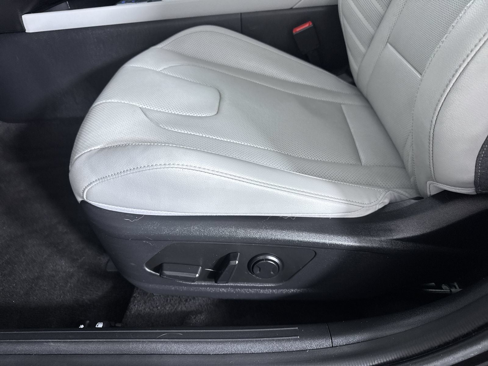 Used 2023 Onyx Black Hyundai Limited image 12
