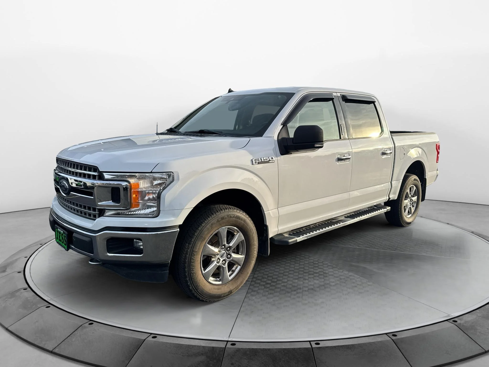 Used 2019 Oxford White Ford XLT image 1