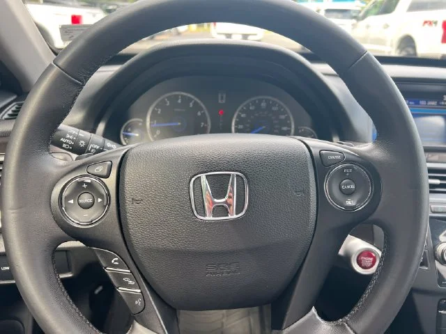 Used 2013  Honda EX-L image 16