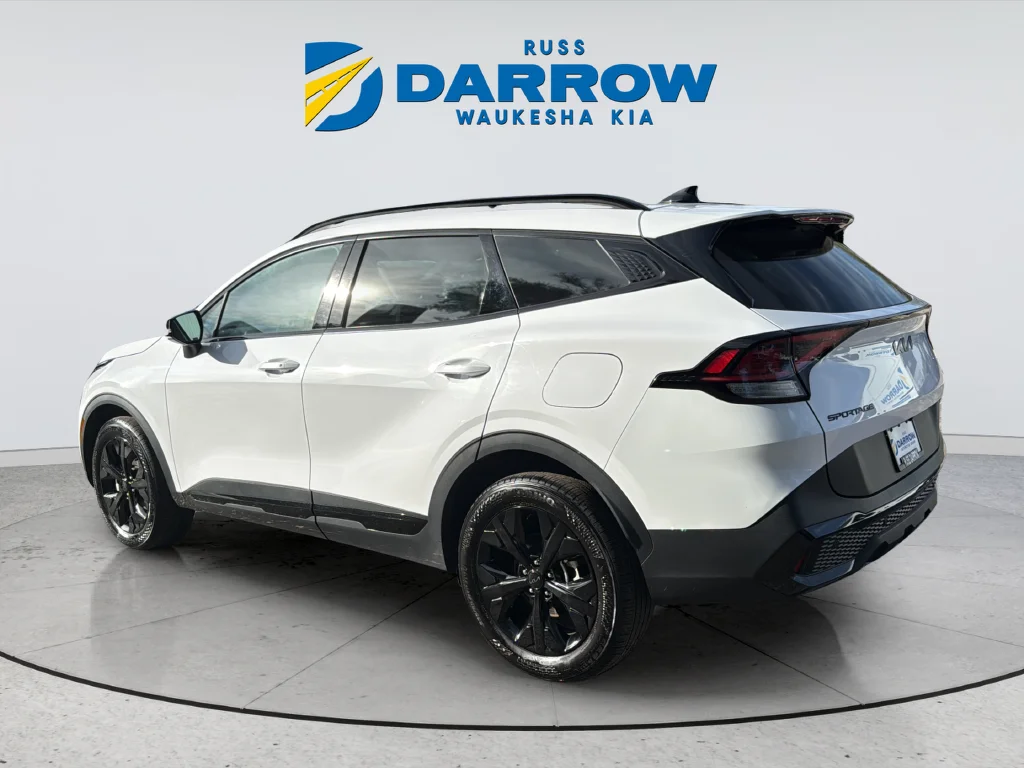 Used 2025 White Kia X-Line image 3