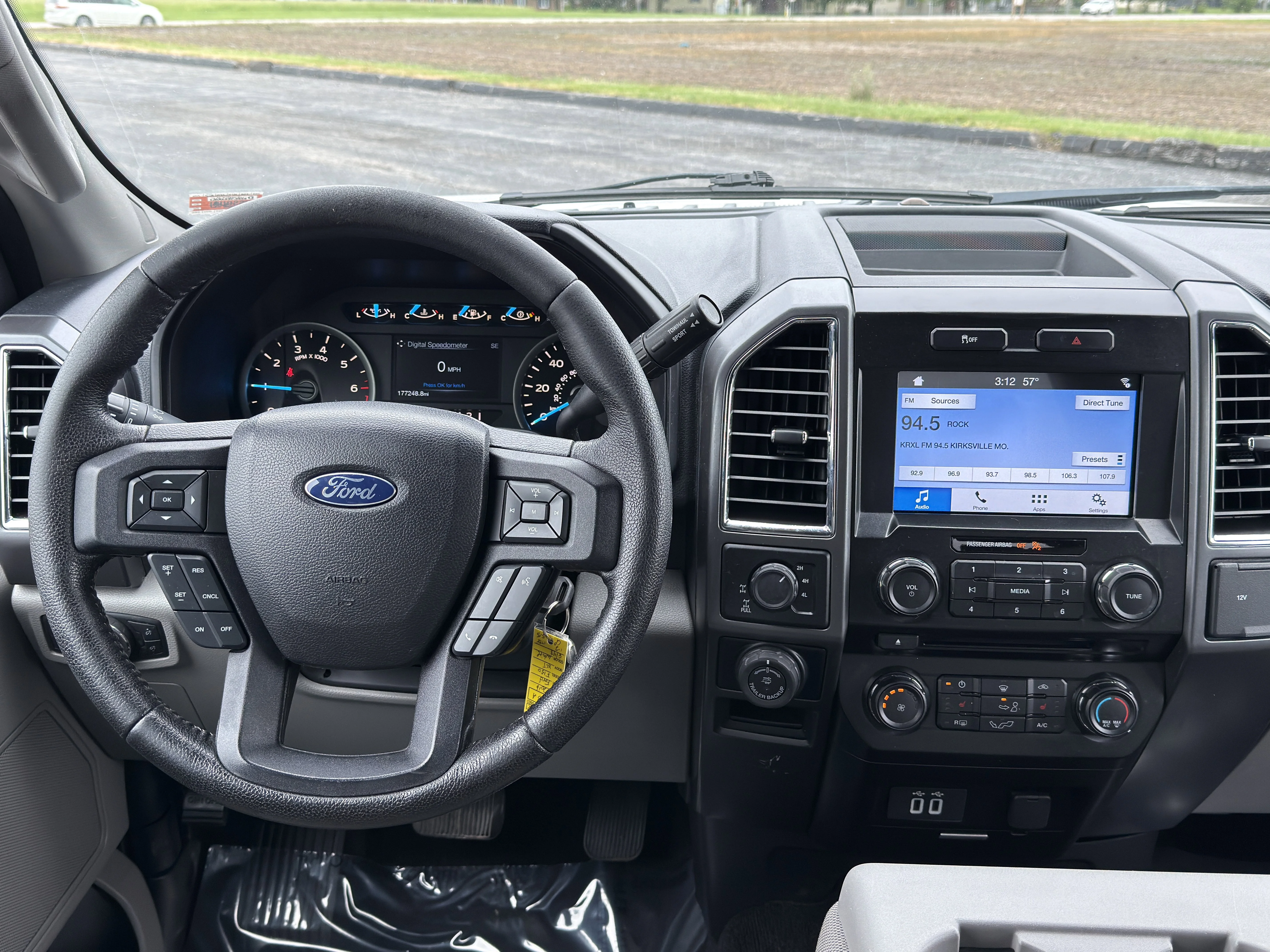 Used 2016  Ford XLT image 25