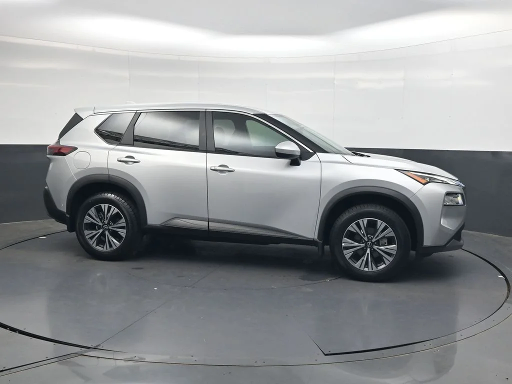 Used 2023 Silver Nissan SV image 4