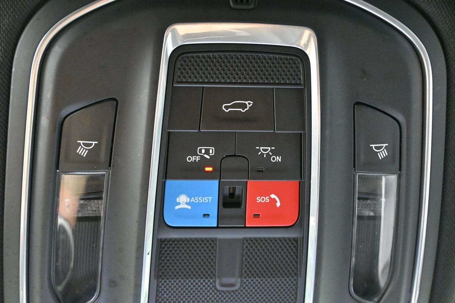 Used 2022 Bright White Clearcoat Jeep Trailhawk image 32