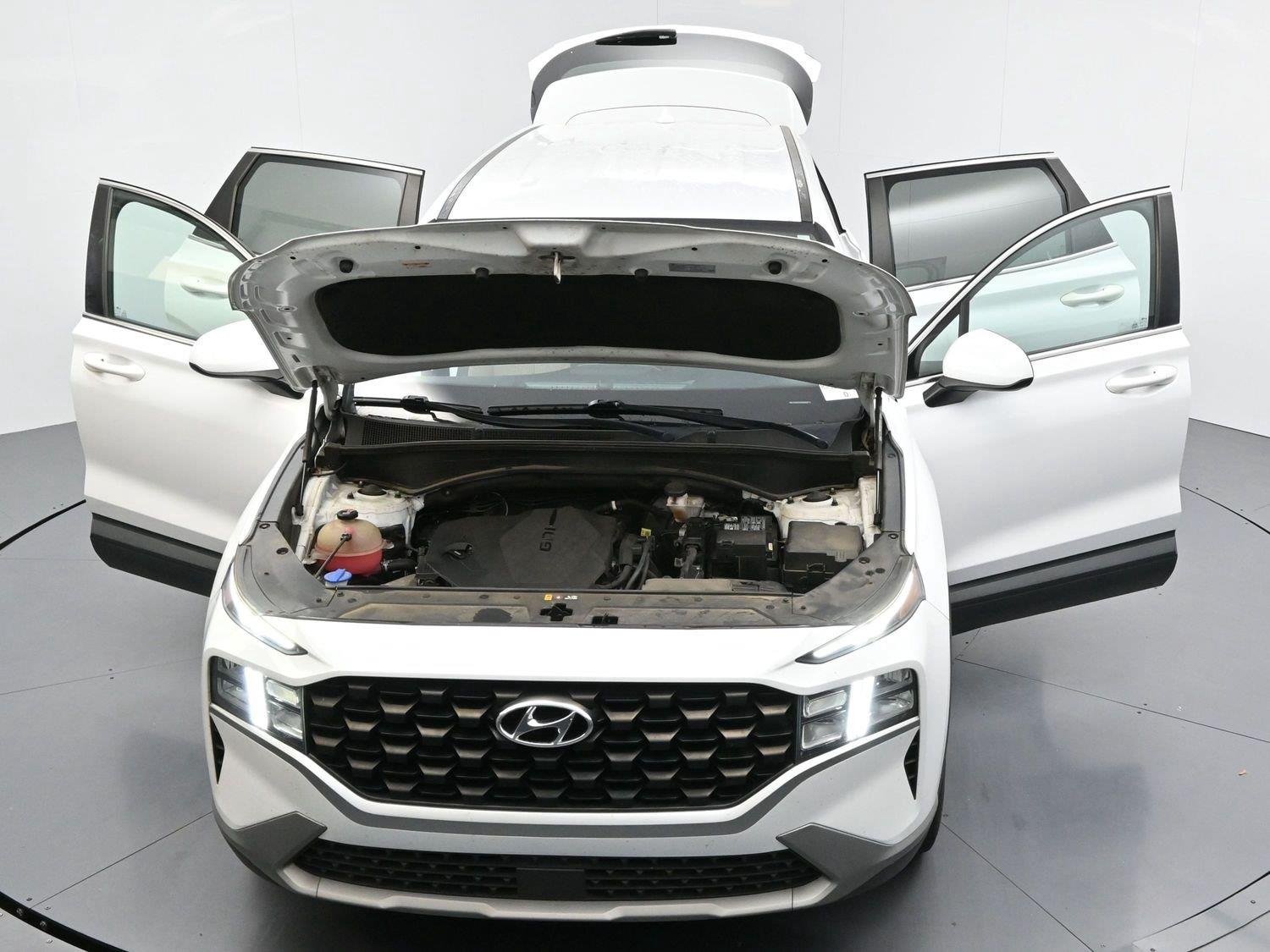 Used 2022 Quartz White Hyundai SE image 42