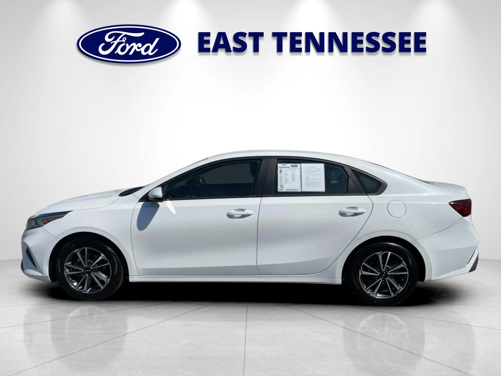 Used 2023 White Kia LXS image 6