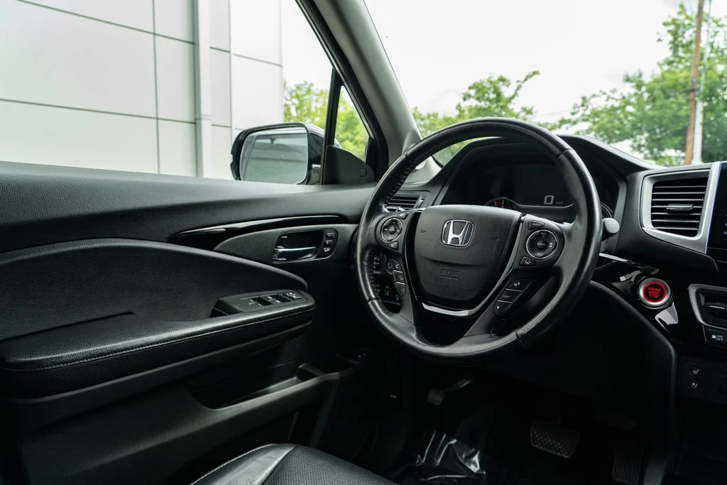 Used 2016 White Honda Elite image 12