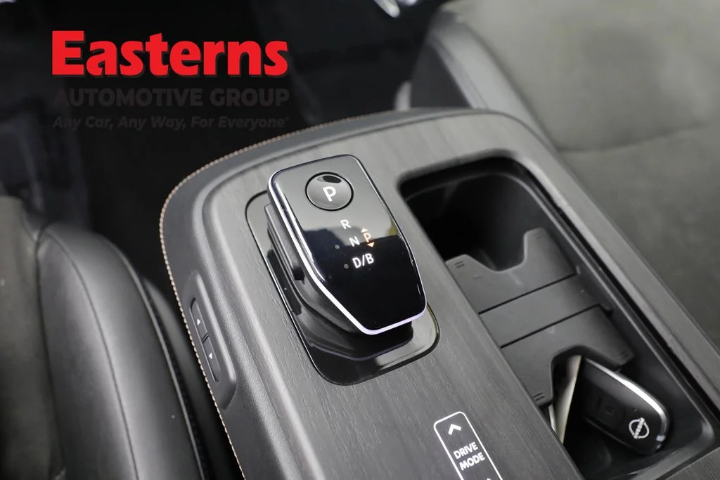 Used 2023 Gray Nissan ENGAGE image 12