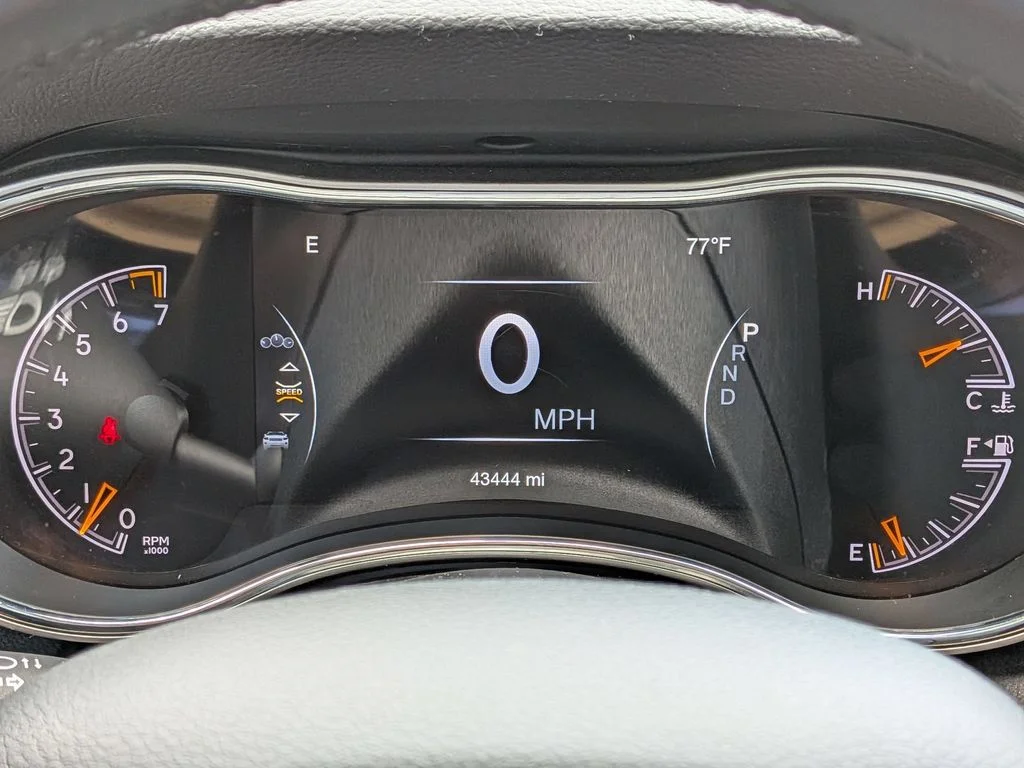 Used 2021 Gray Jeep Limited image 17
