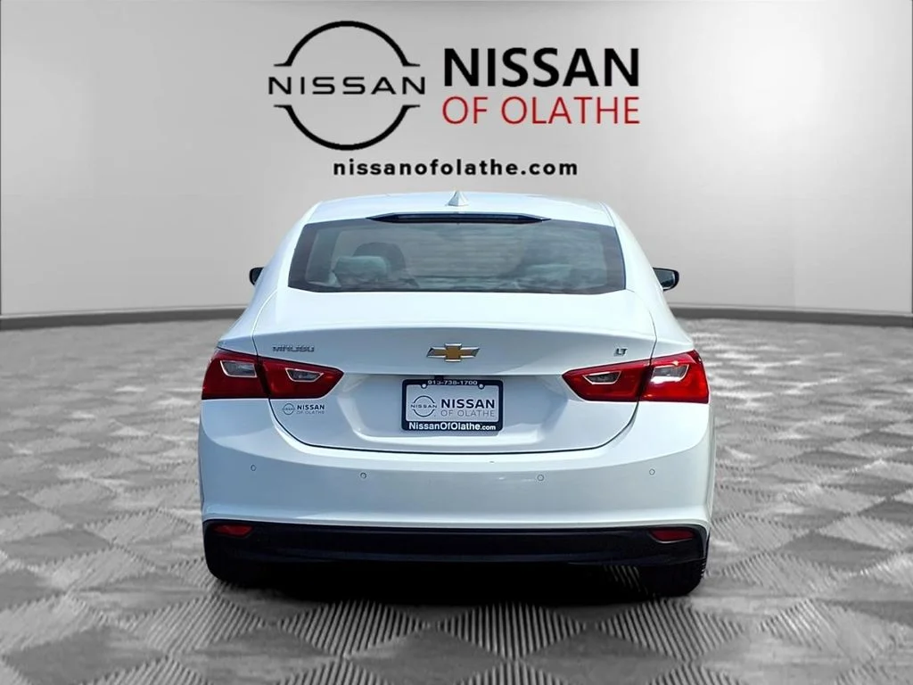 Used 2024 White Chevrolet LT image 27