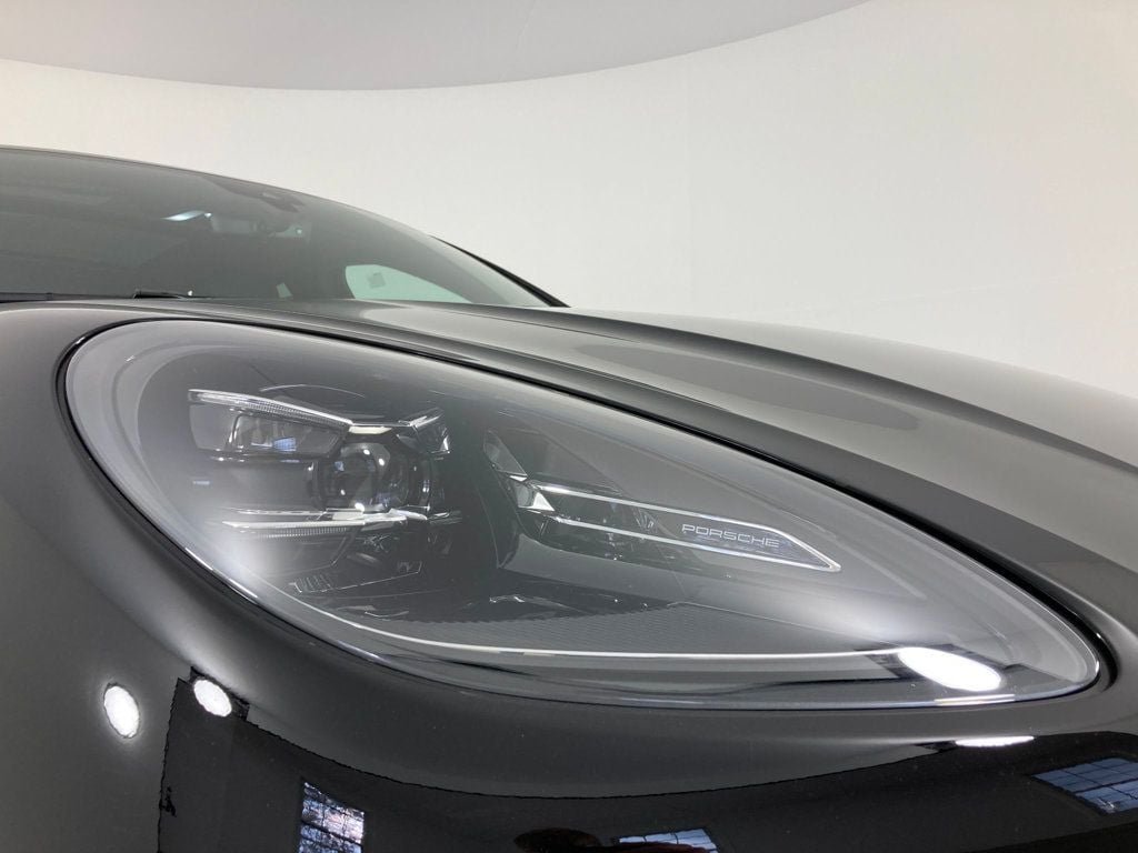 2026 Porsche Macan T - Photo 35