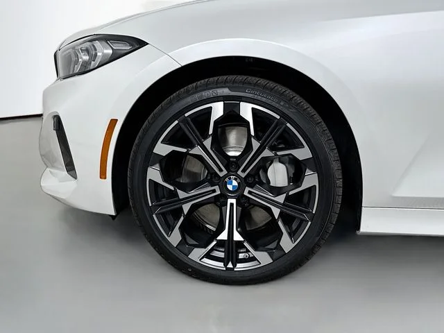 2025 BMW 3 Series 330i - Photo 31