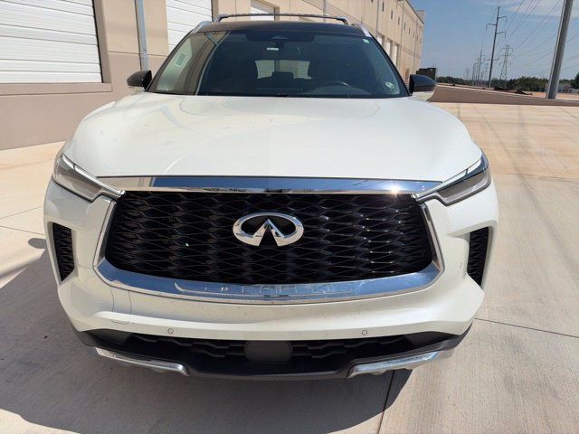 Used 2022 White INFINITI Sensory image 2