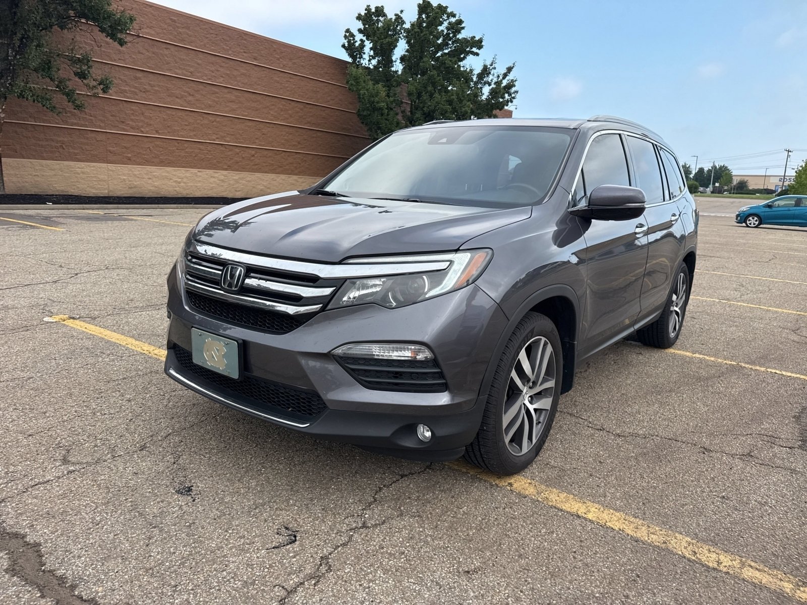 Used 2017 Modern Steel Metallic Honda Touring image 8
