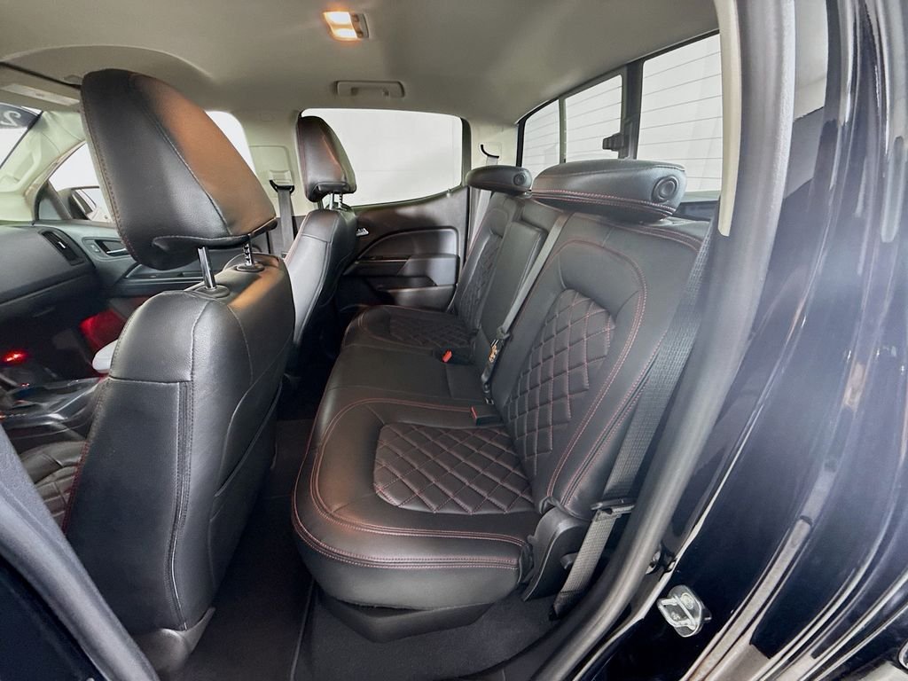 Used 2021 Black Chevrolet 4WD Z71 image 24