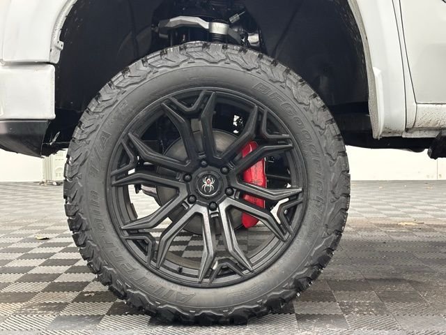 New 2026 Summit White GMC AT4 image 17