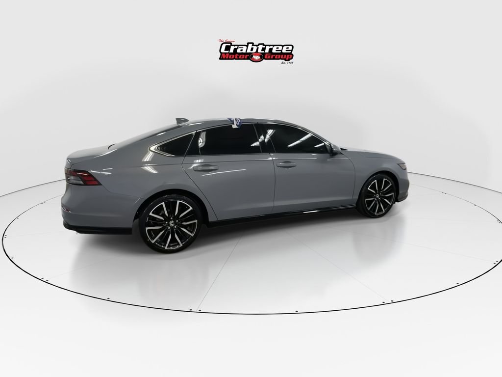 Used 2025  Honda Touring image 8