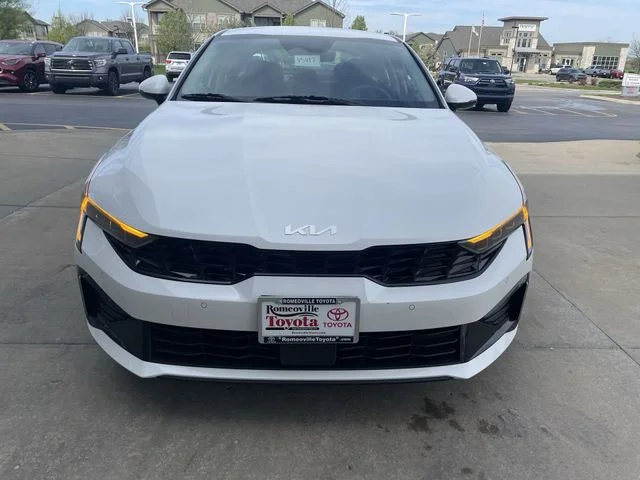 2025 Kia K5 LXS - Photo 11