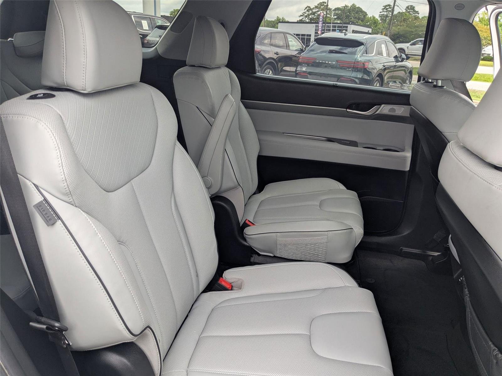 Used 2023 Silver Hyundai SEL image 31