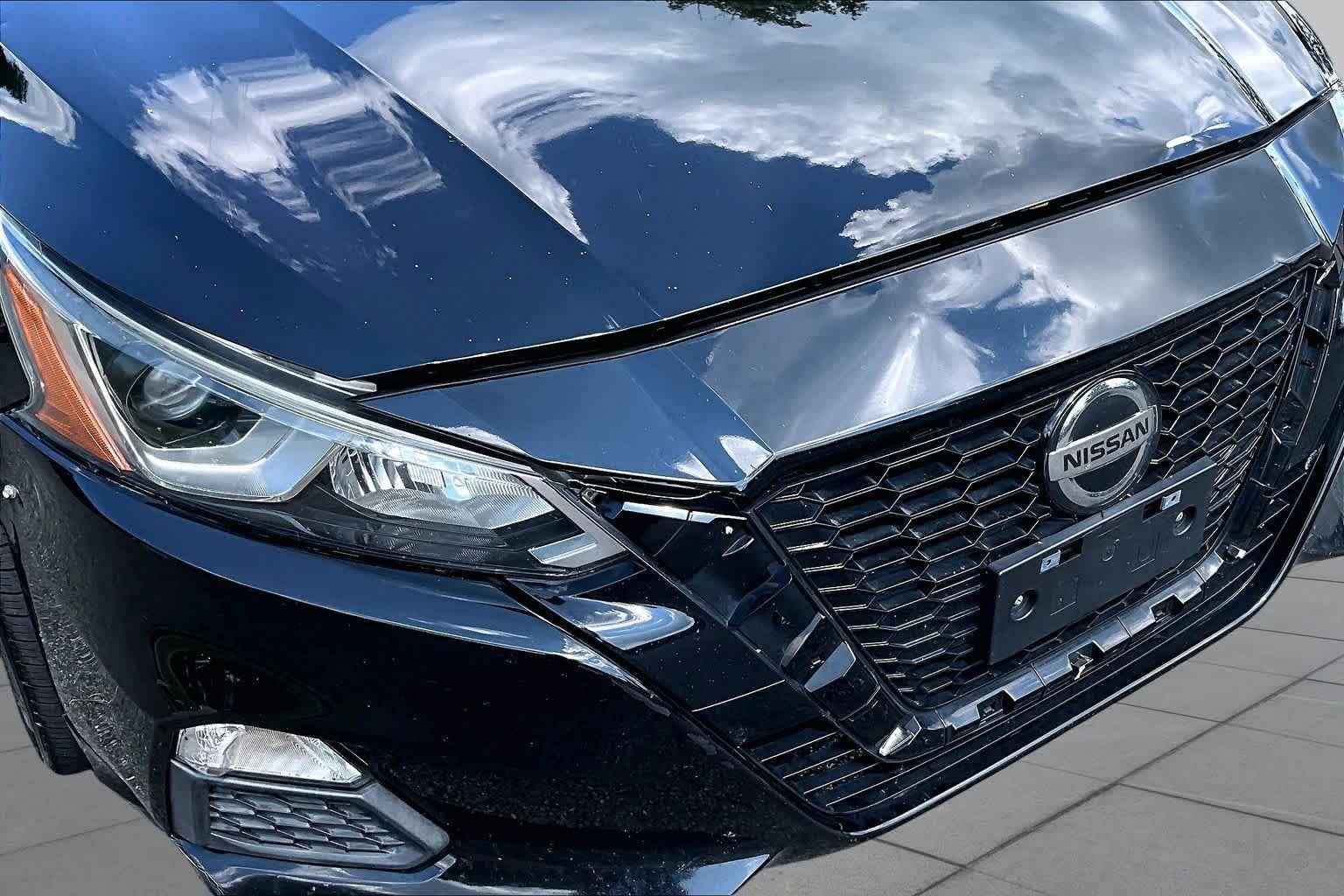 Used 2020 Super Black Nissan 2.5 S image 29