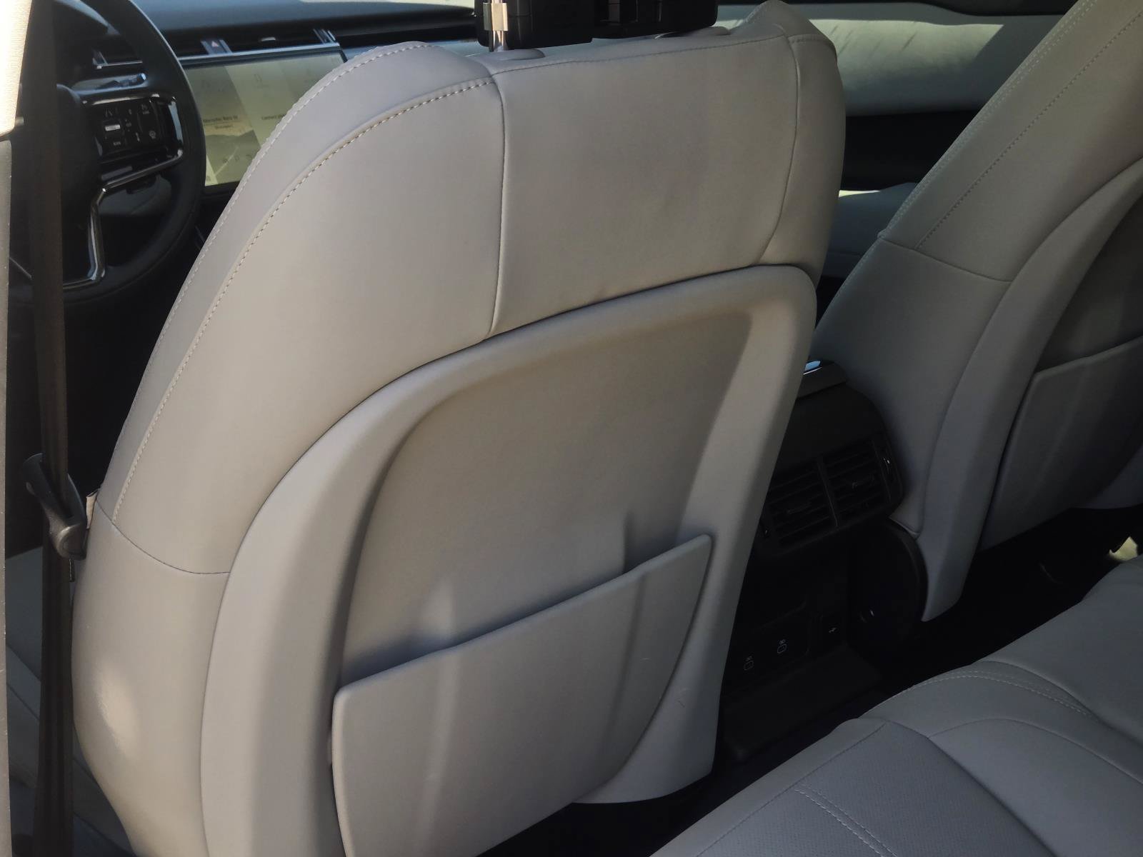 Used 2025 Fuji White Land Rover Dynamic SE image 33