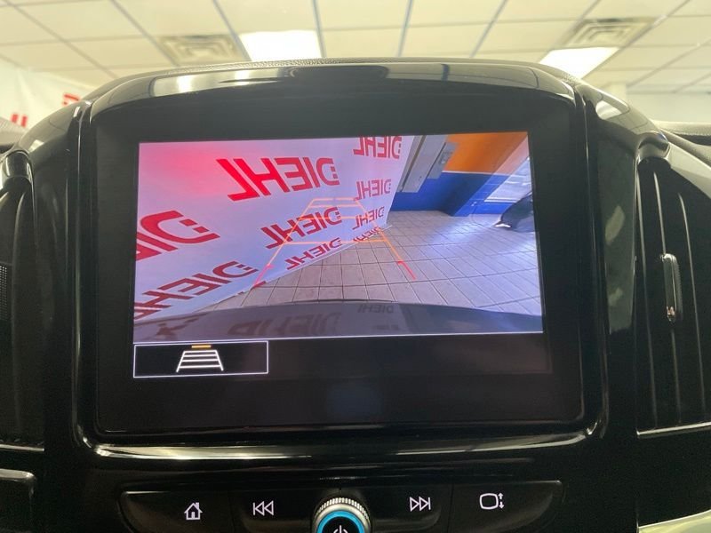 Used 2020 Gray Chevrolet LT image 31