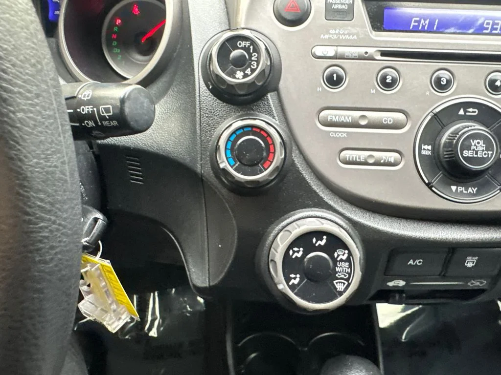 Used 2011  Honda Base image 55