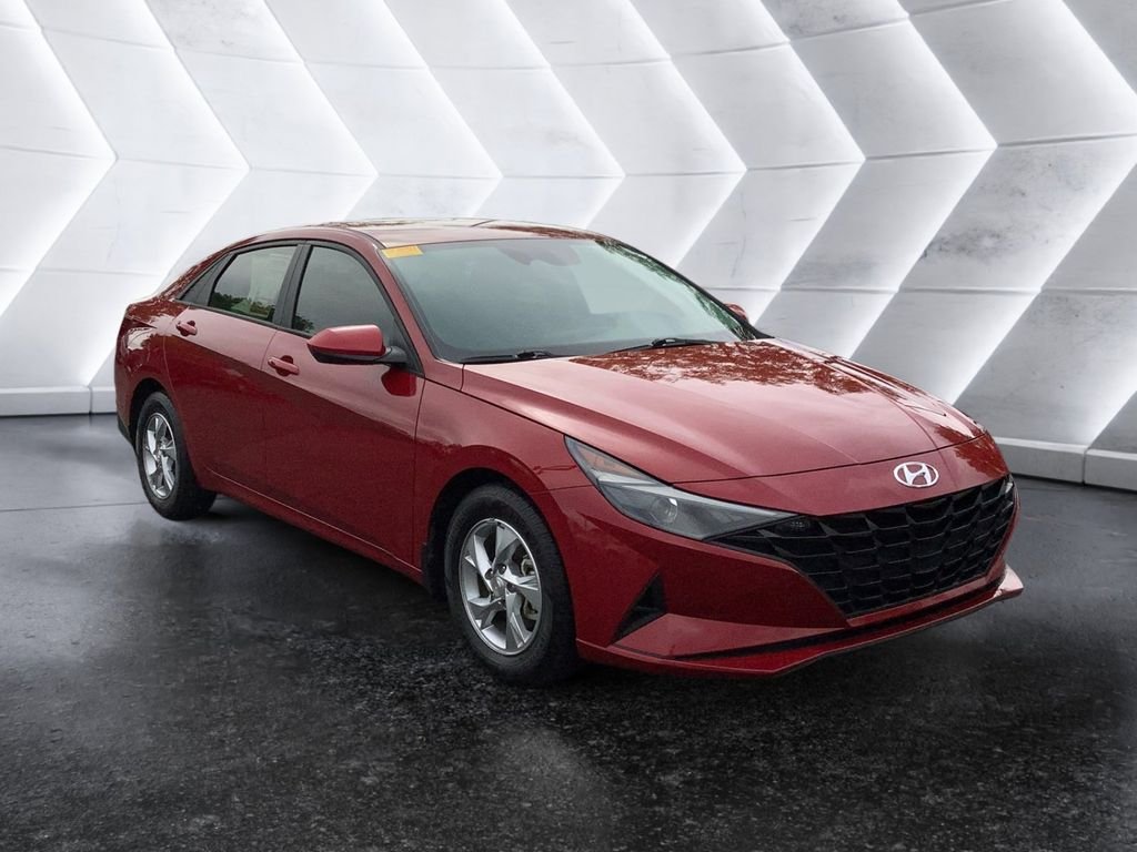2022 Hyundai Elantra SE FWD