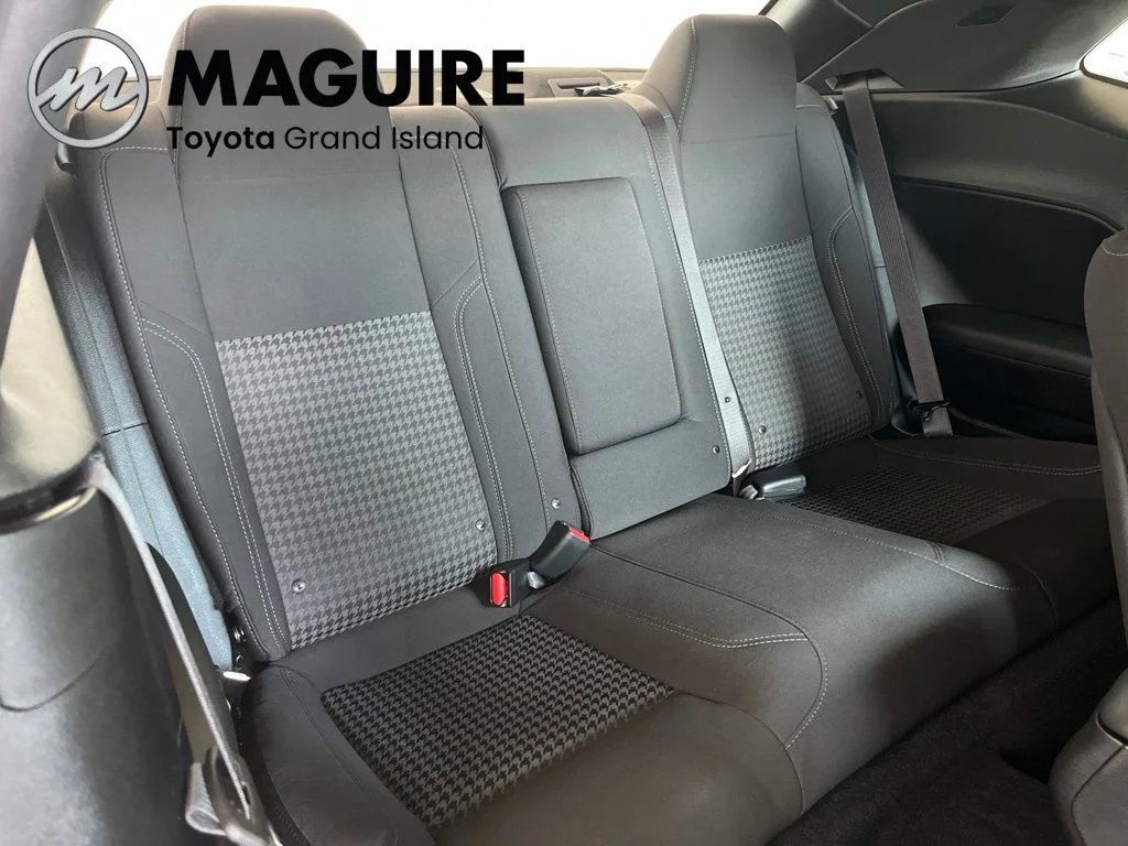 Used 2023 White Dodge SXT image 33