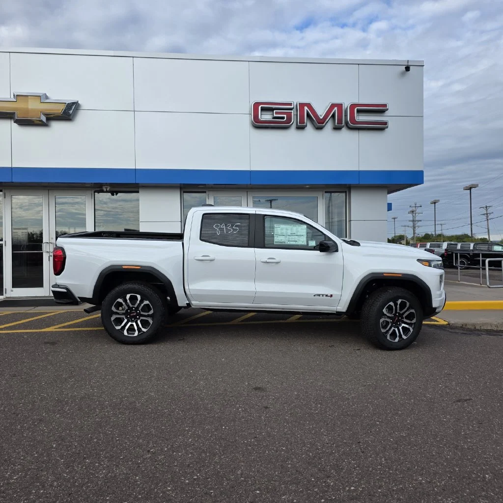 2026 GMC Canyon AT4 - Photo 2