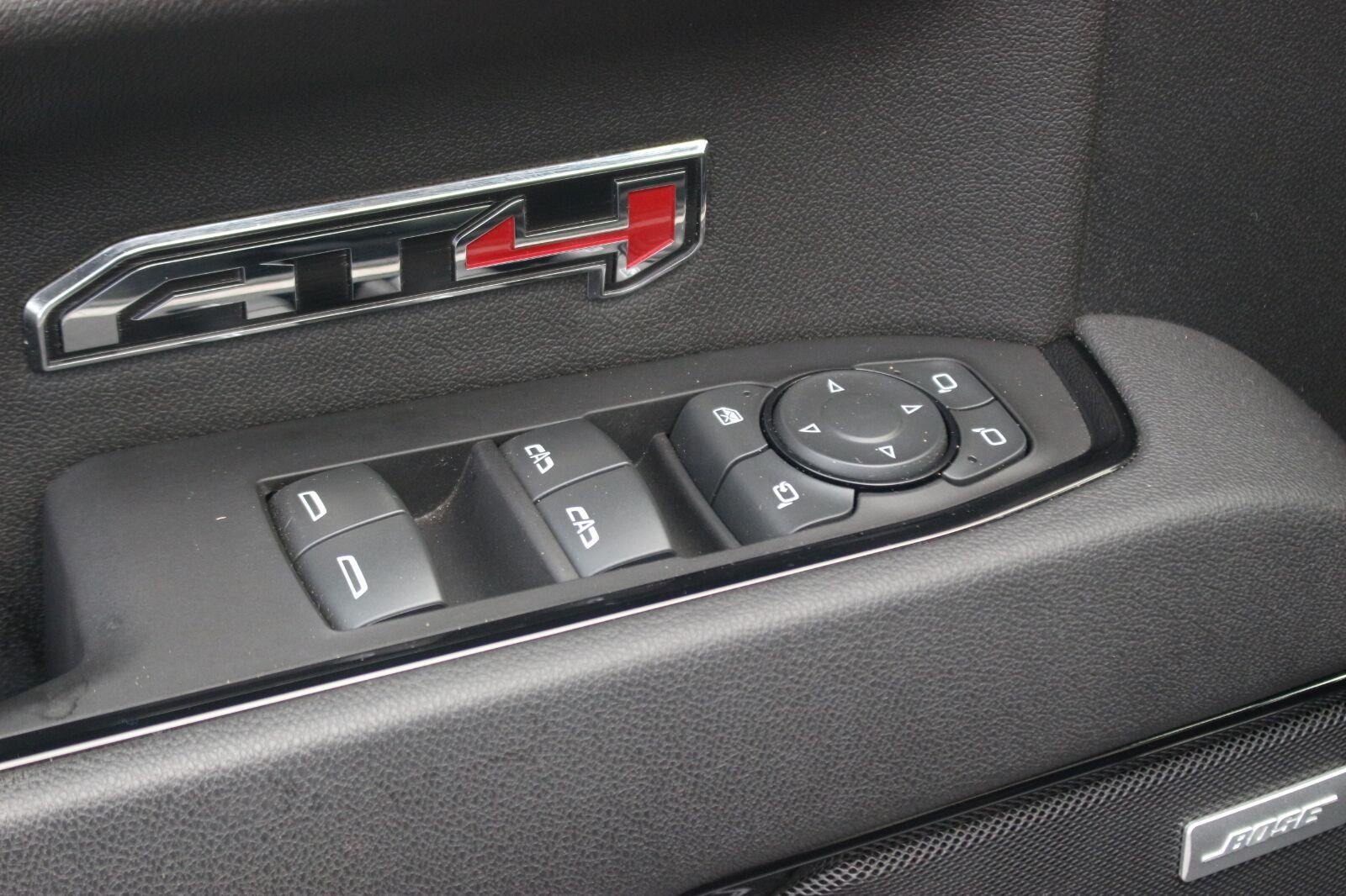 Used 2025 Sterling Metallic GMC AT4 image 17